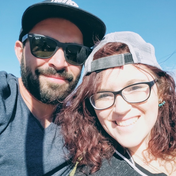 Meet your Posher, Hannah - Picture 1 of 3